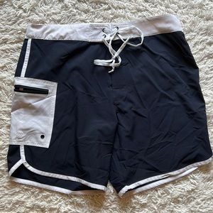Zyia Men’s Reef Board Shorts size medium